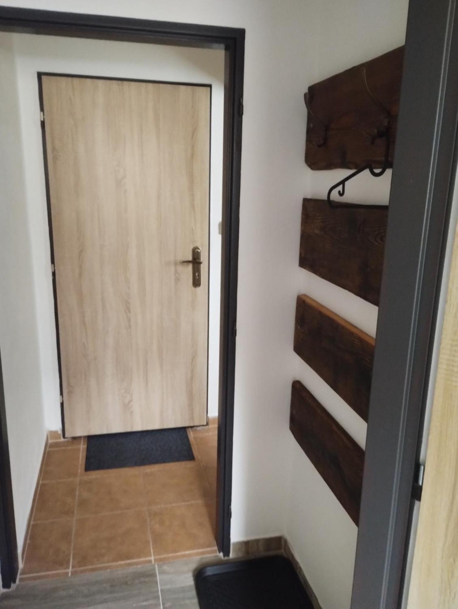 Ubytovani Pod Jezem Loket Extérieur photo