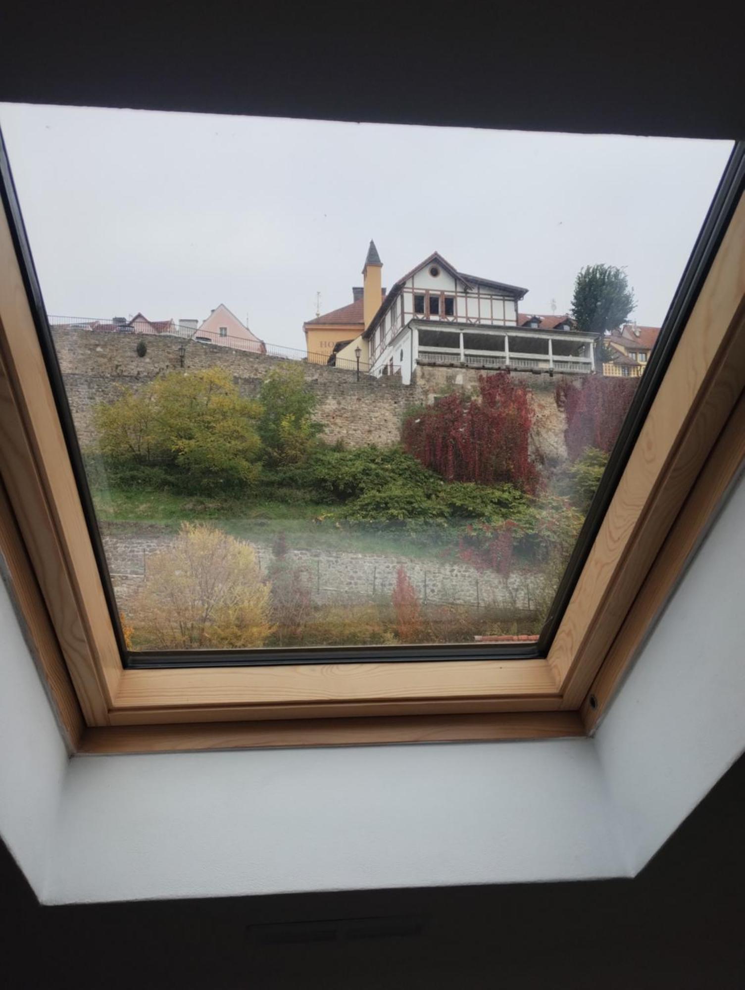 Ubytovani Pod Jezem Loket Extérieur photo