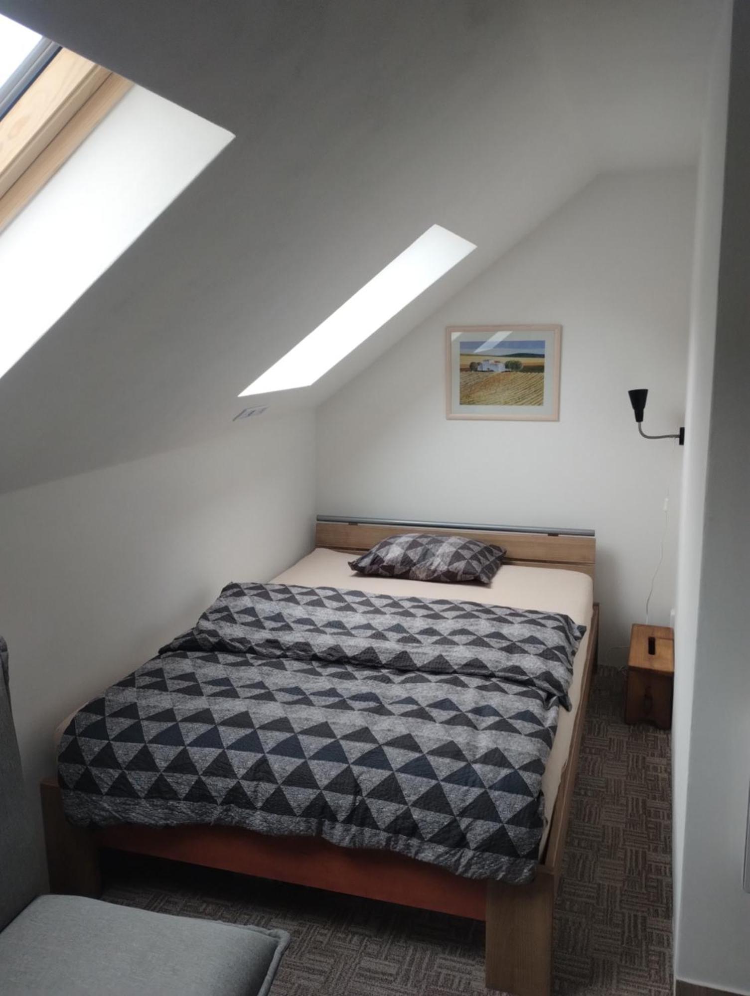 Ubytovani Pod Jezem Loket Extérieur photo